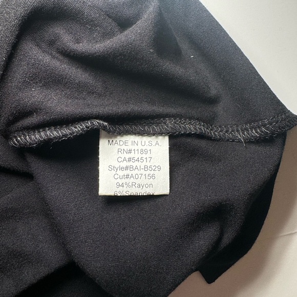 Bailey44 top size L brand new with tags stretchy material! - Picture 6 of 7